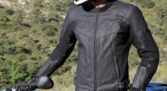 DXR Skybolt, una giacca semplice ed efficace per (ri) provare la gioia di cuoio del motociclo