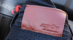 jeans label dettaglio DXR cinghia Boost